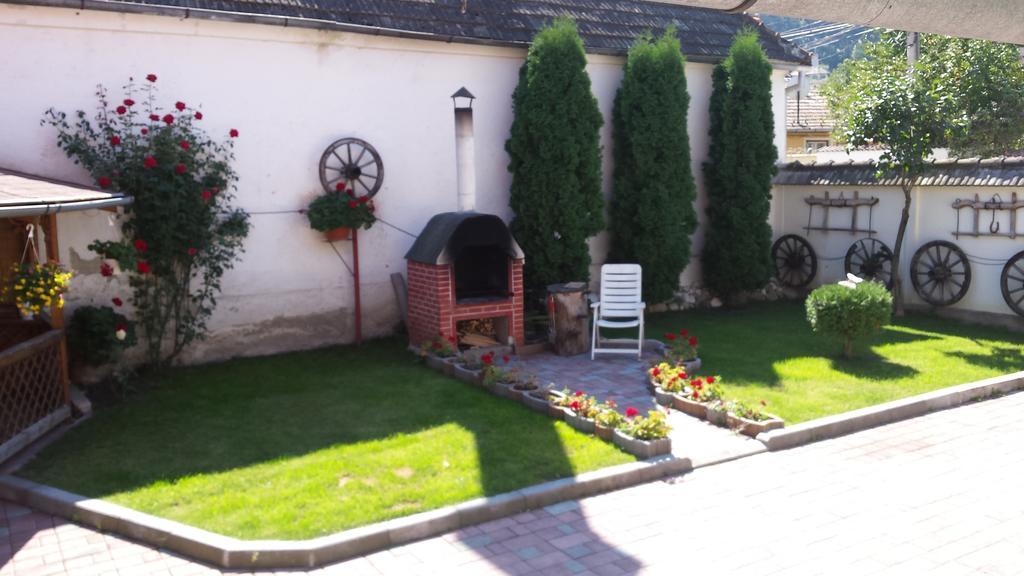 Hotel Casa Lenke Săcele Exterior foto